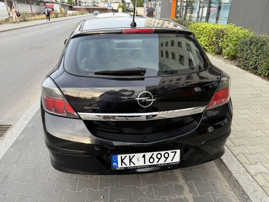 Opel astra GTC H 1.6 benzyna