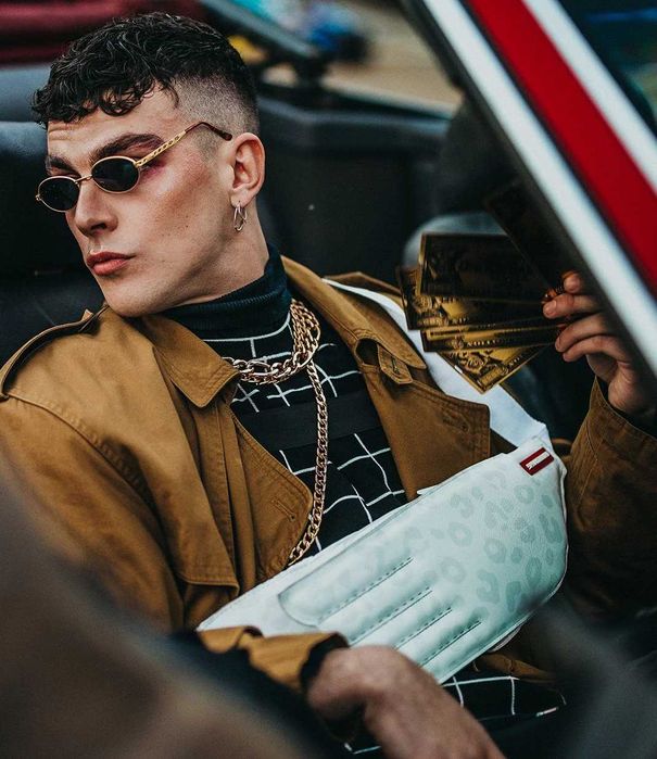 Нагрудна сумка, слінг Sprayground біла