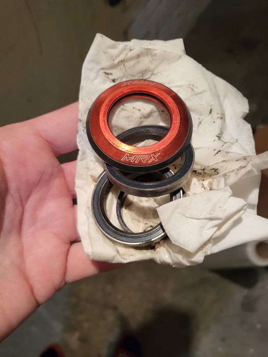 Rama full Focus EDGE 21 cali rozmiar kół 26