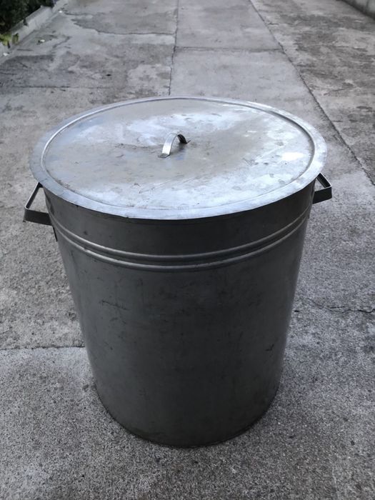 Продам нержавеющую бочка 55 литров с крышкой