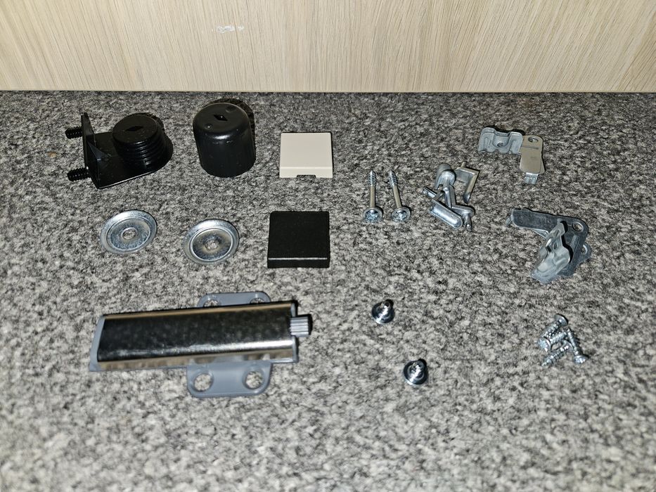 Drobne akcesoria do regału IKEA Besta