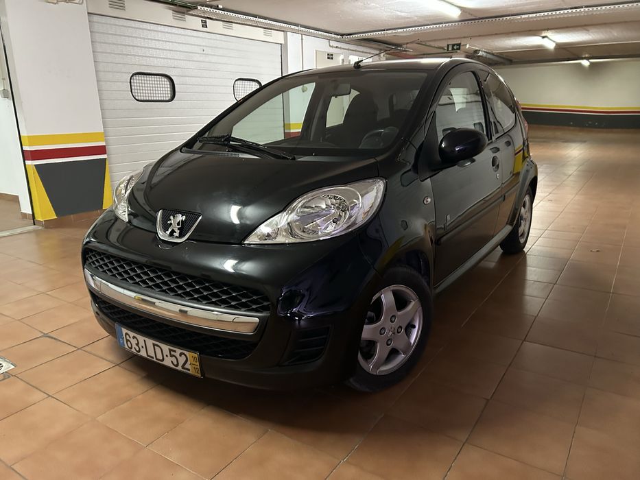 Peugeot 107 - Gasolina - 5 portas