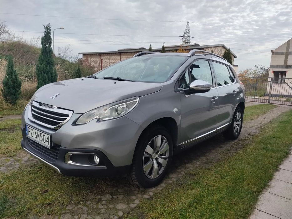 Peugeot 2008 1.2 110KM dwa kluczyki podświetlany sufit czujniki parkowania