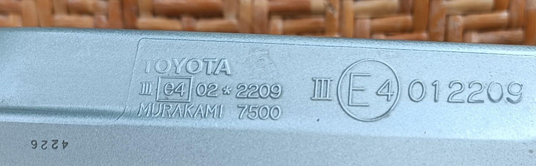 Продам корпус правого зеркала на Lexus RX350 2004г.