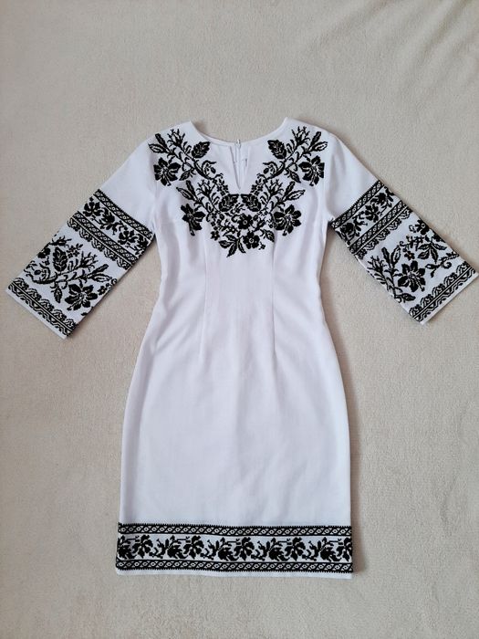 Вишита сукня, вишиванка