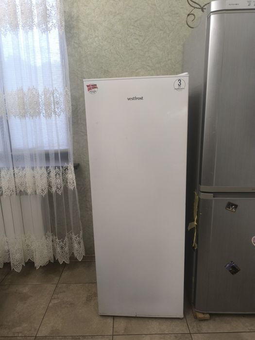 Продам морозильную камеру vestfrost