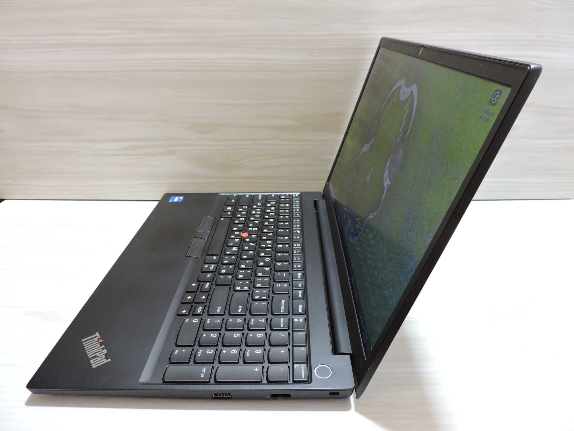 Lenovo Thinkpad E15 /15.6" FHD IPS/Core i5 1135g7/8GB/256GB/Iris XE