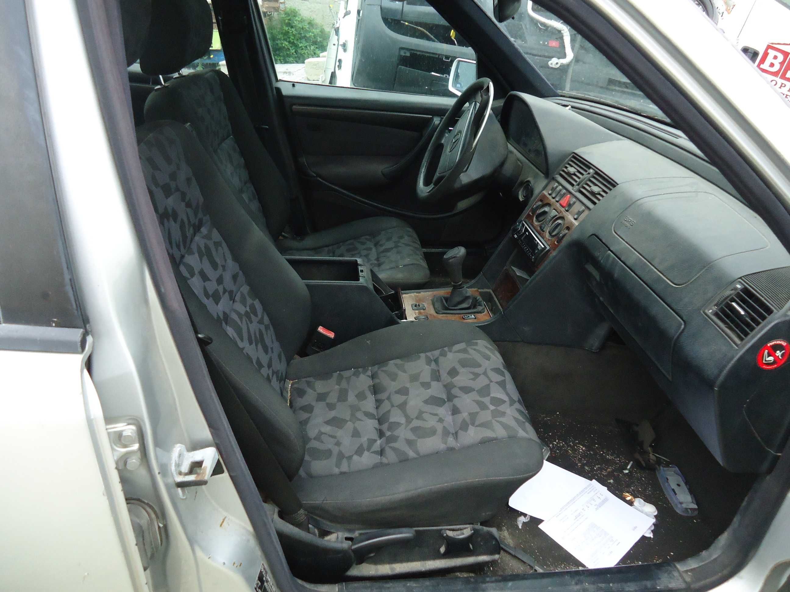 Mercedes C 220 cdi 125cv Station de 1999, só ás peças