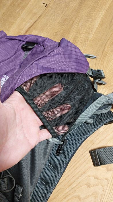 Plecak w góry z siatką plecy