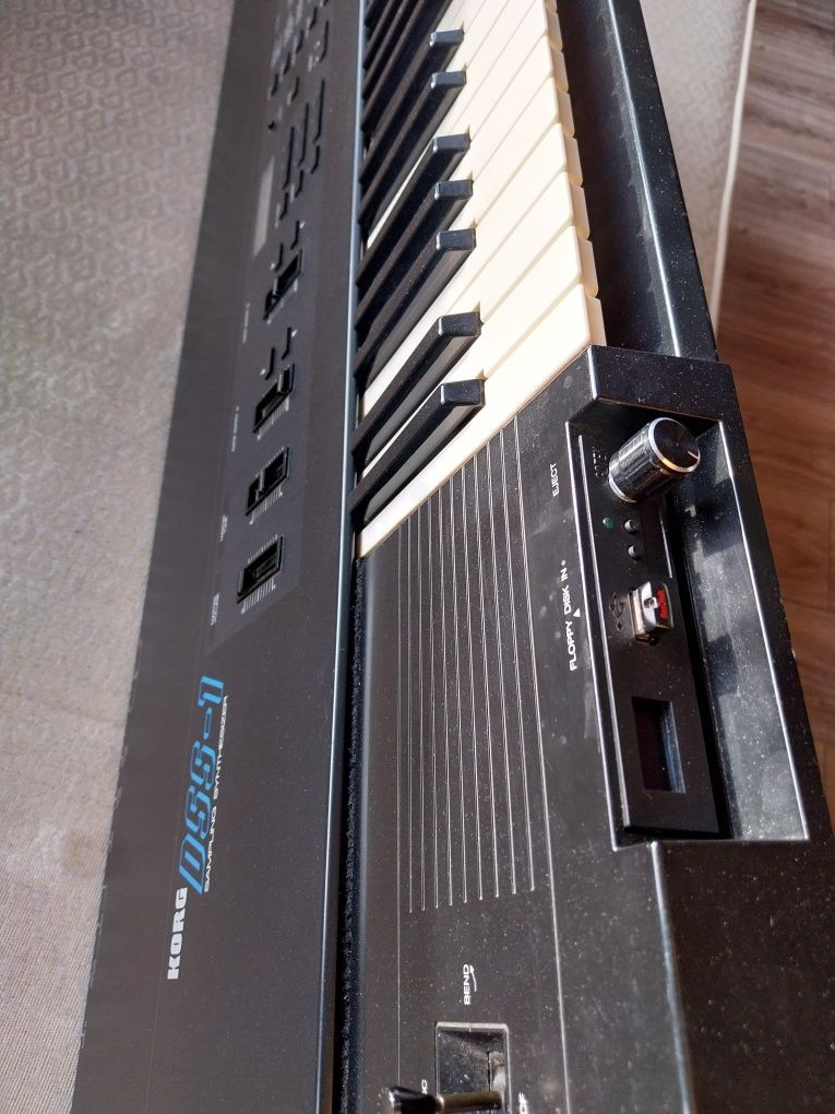 Korg DSS 1-sampler,syntezator