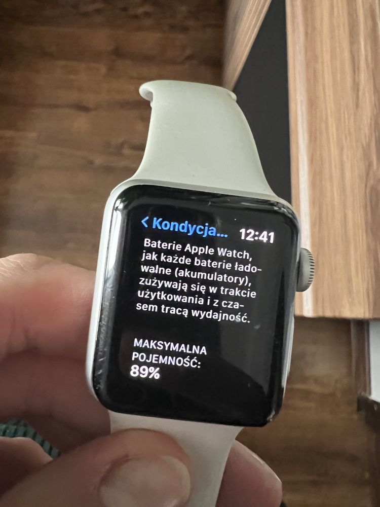 Iwatch series 3 38mm srebrny bialy Apple
