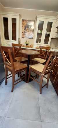 Komplet wysokich drewnianych mebli do jadalni (stół + krzesła)