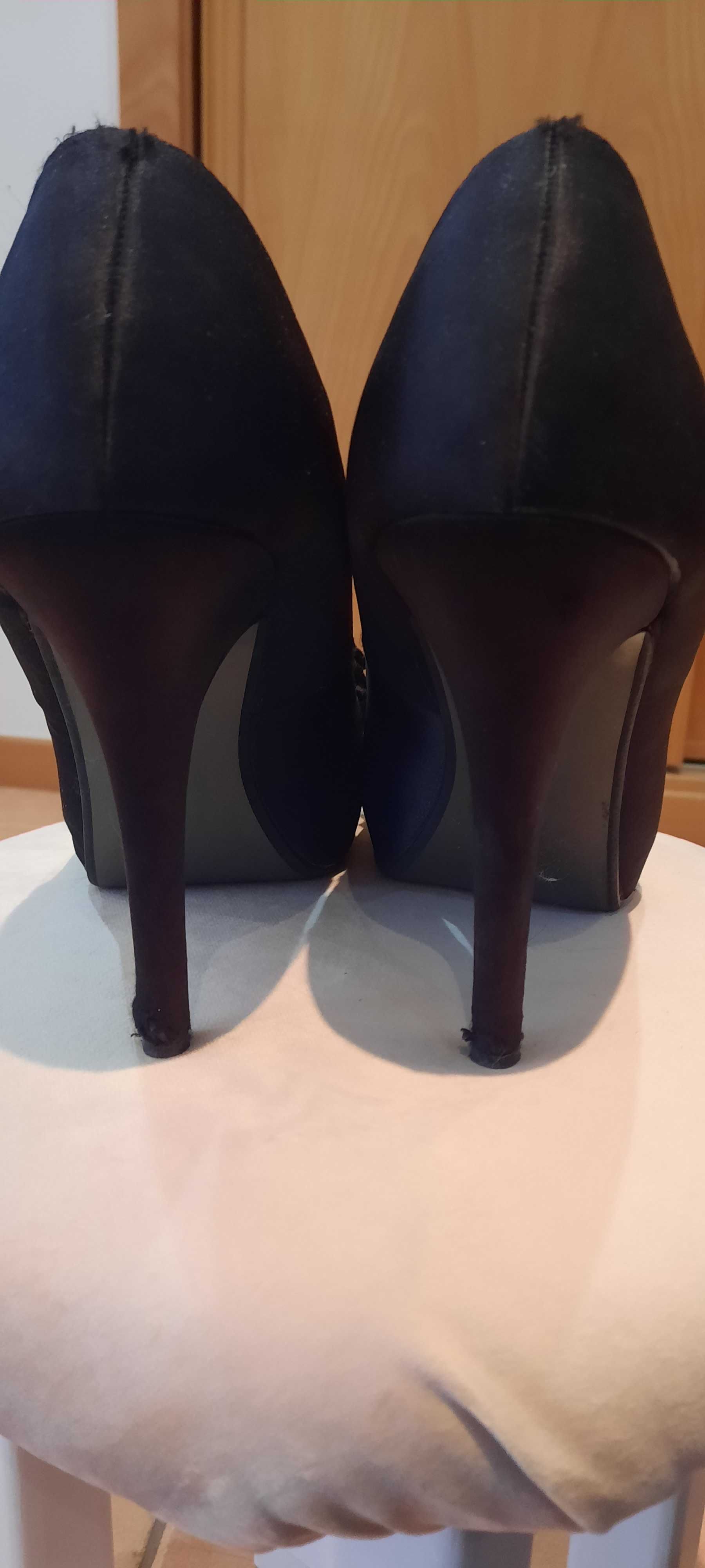 Sapatos compensados à frente 39