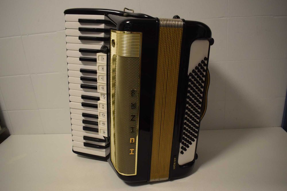 Acordeao Hohner Lucia IV P 4 Voz 96 Baixos, N.98