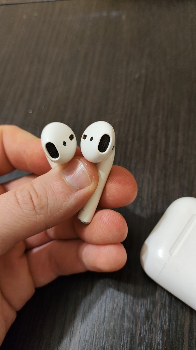 AirPods (1-го покоління)