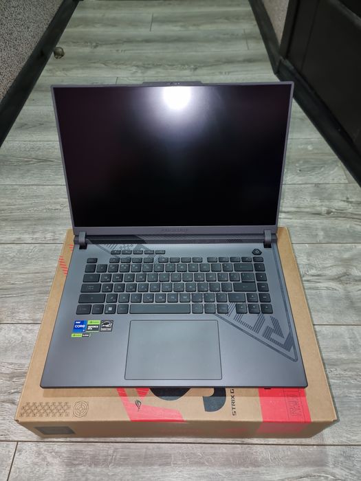 Asus strix g16 i7 rtx 4060