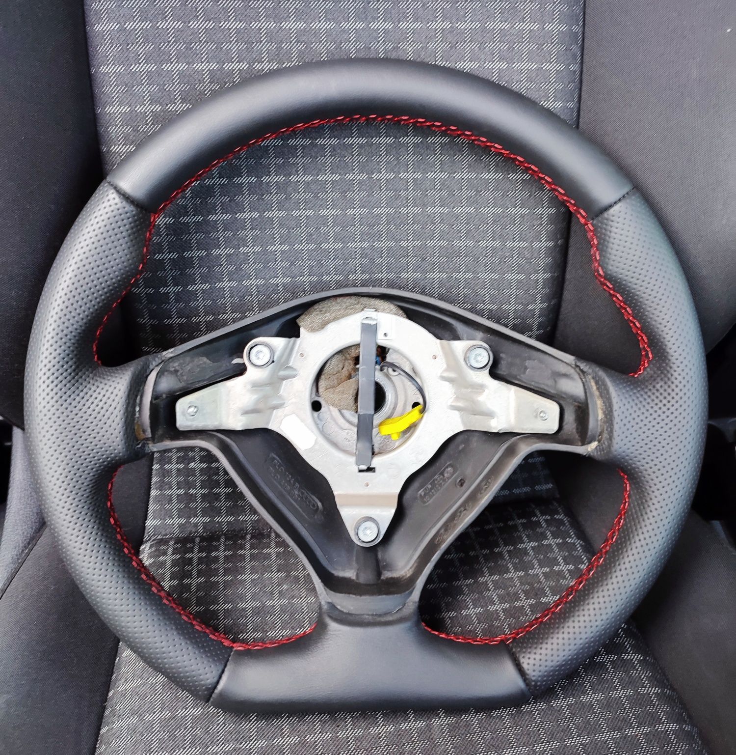 Kierownica Custom ścięta skóra Airbag Audi A3 S3 8L A4 S4 B5 A6 S6 C5