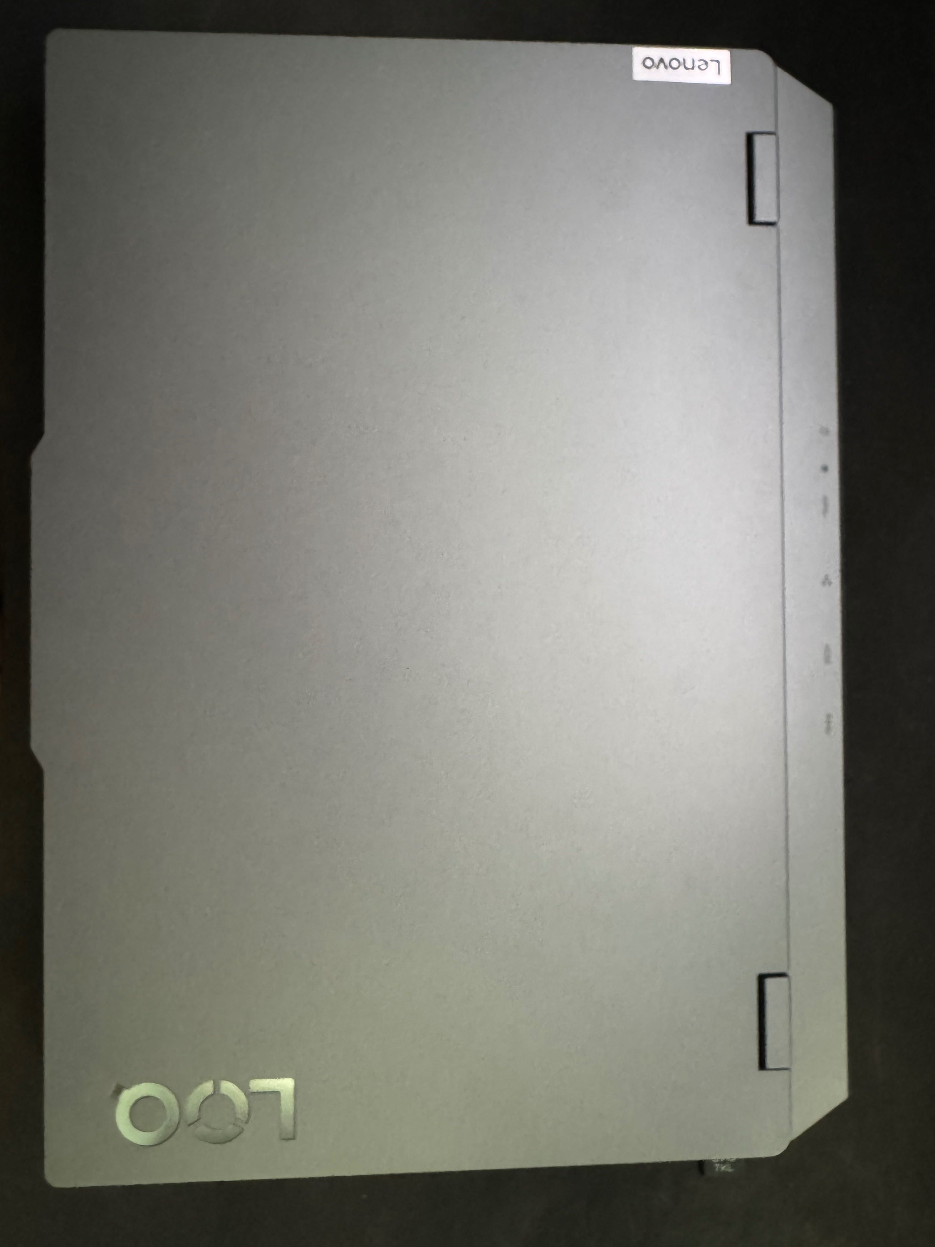 Laptop Lenovo LOQ15 i512450HX/16GB/512