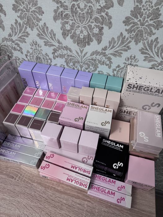 Косметика Sheglam, база під макіяж, румяна, бронзер, туш, блиски
