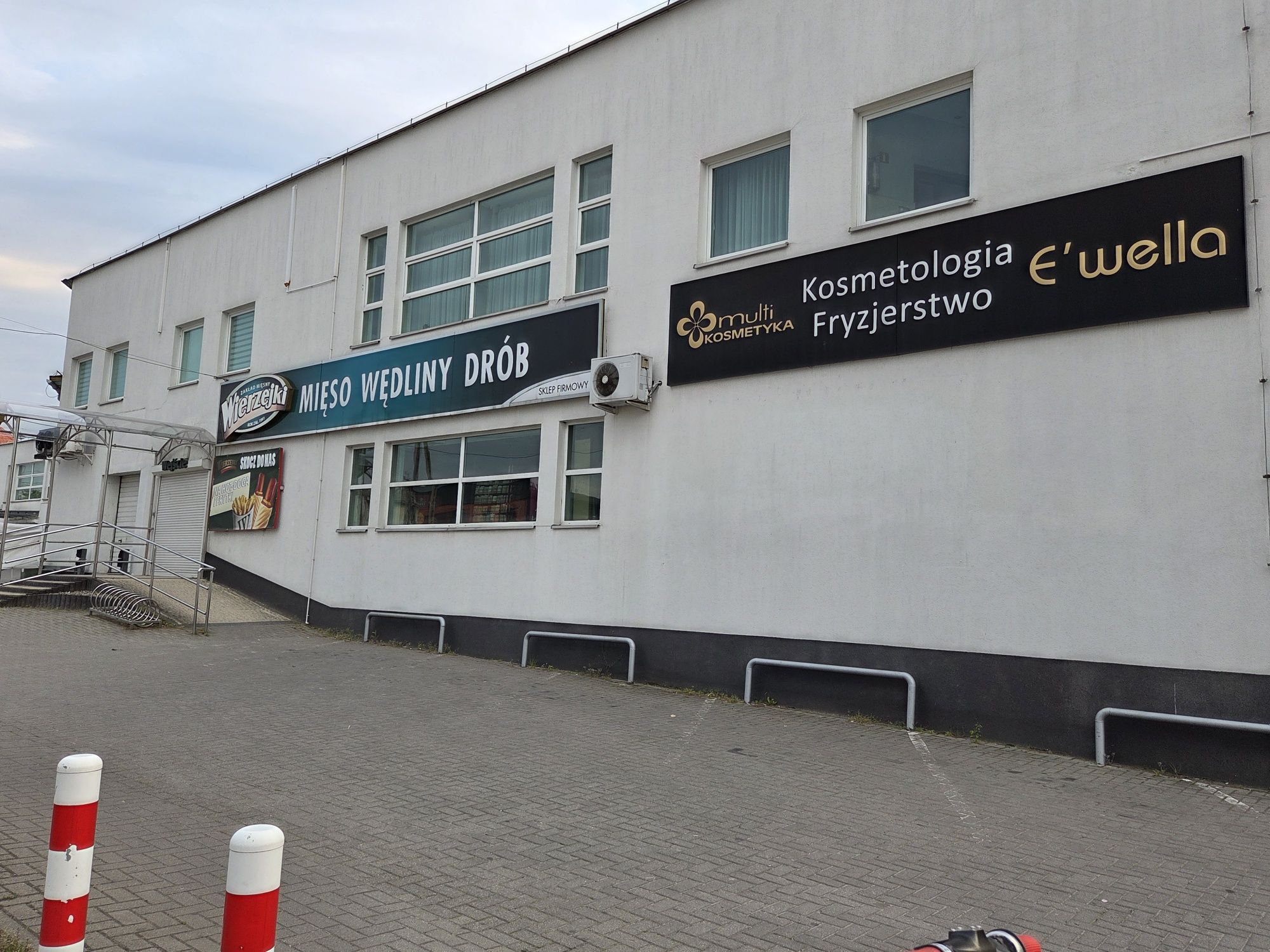 Wynajmę lokal handlowo-usługowy 230 m2