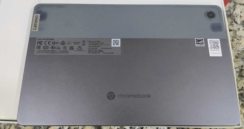 Lenovo IdeaPad Slim 3 Chromebook