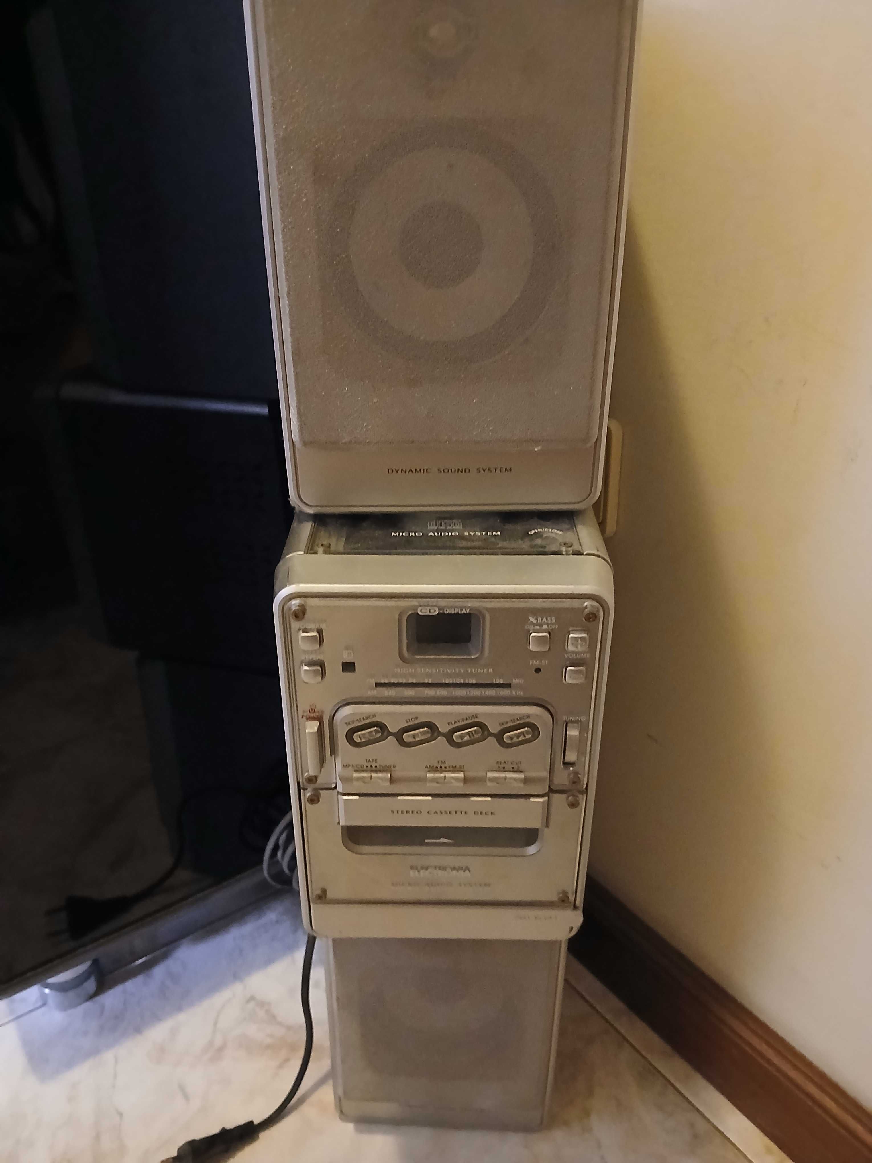 Radio fm/am, cassetes e cd