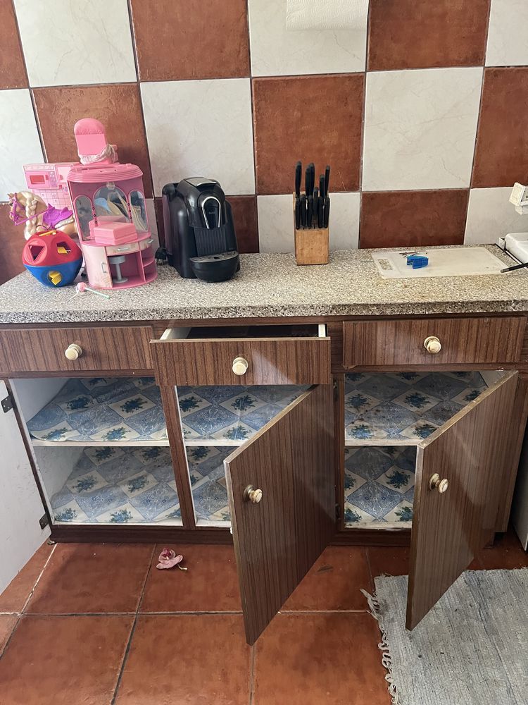 Movel cozinha com portas e gavetas