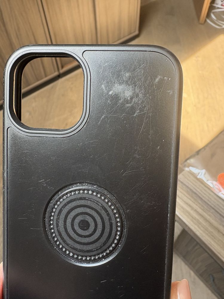 Vacuum etui rowerowe na telefon iphone 13 firmy FIDLOCK