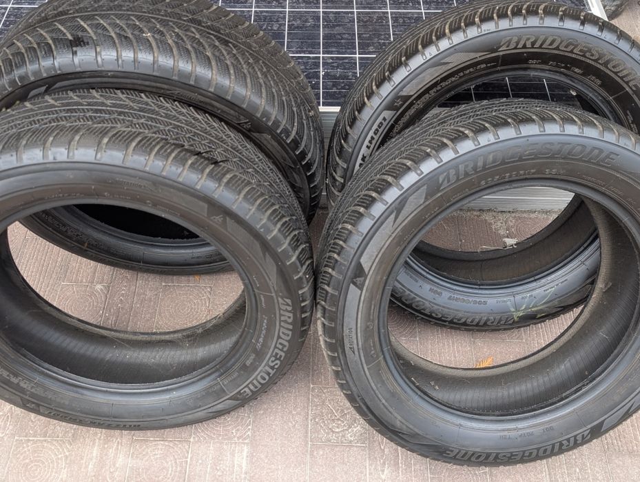 4 шт. 205/55 R17 Bridgestone Blizzak LM001 зимові шини бу
2021 рік
В г