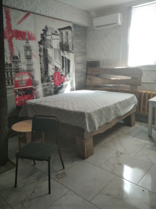 Сдам 1 ком квартиру ближайшее метро Бориспольская харьковская хозяин