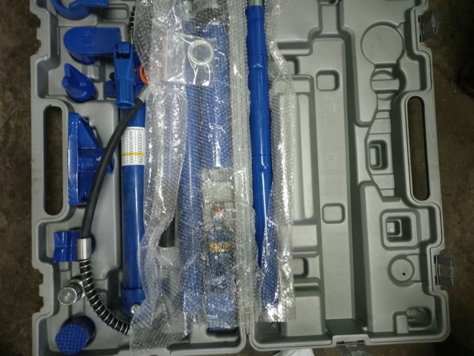 Hydrauliczny zestaw blacharski