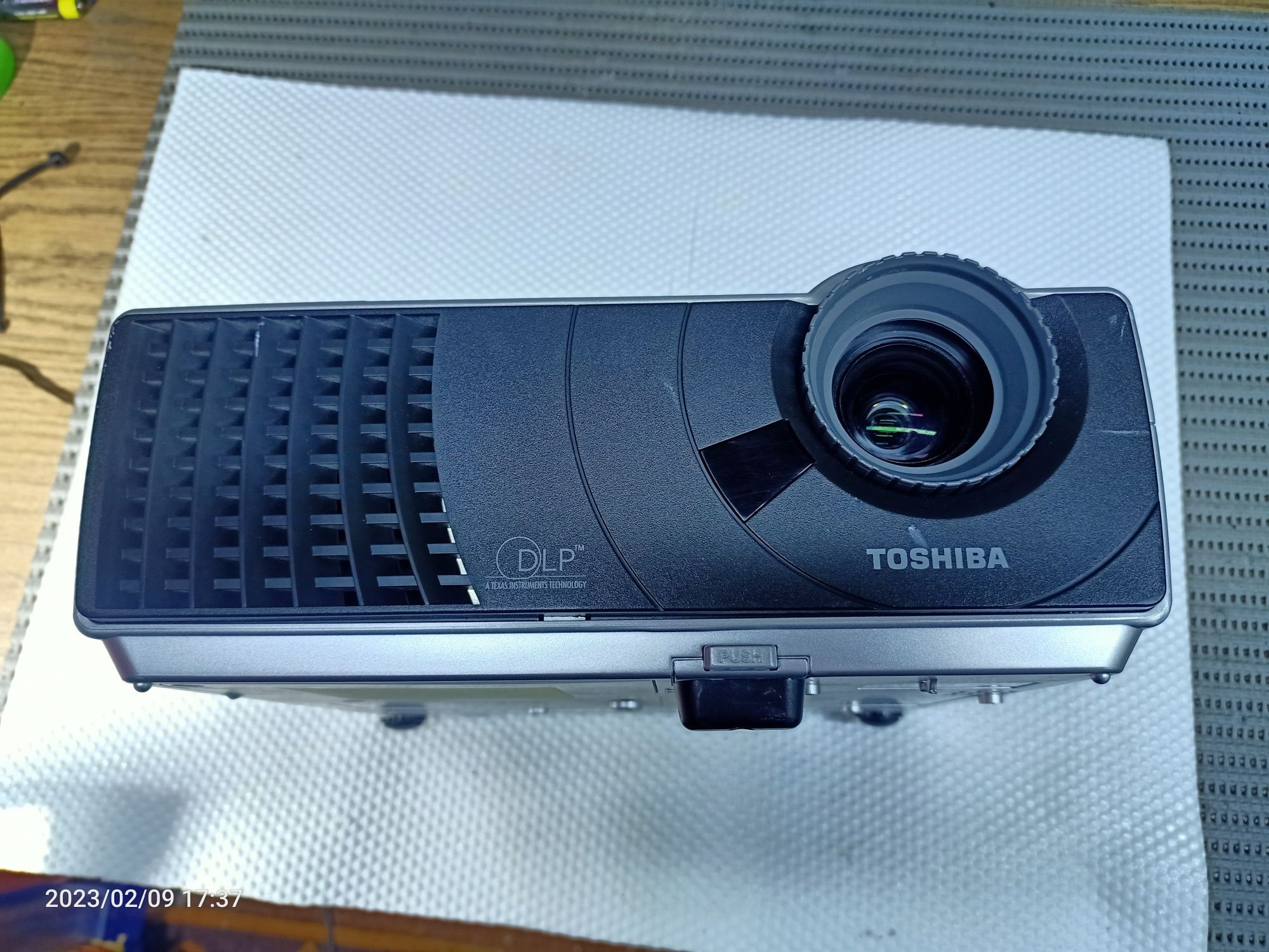 Projektor Toshiba TDP-T9