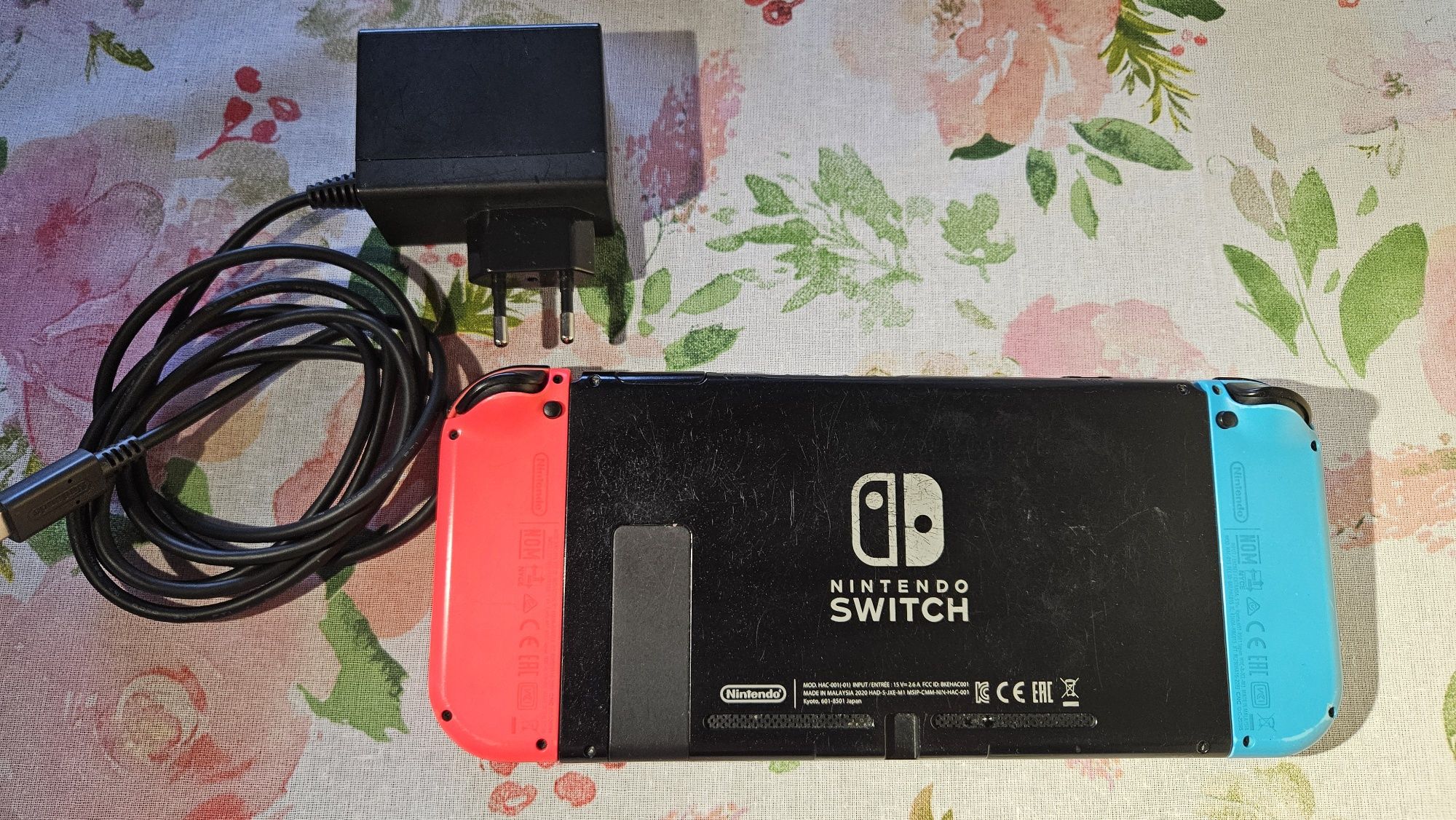 Konsola Nintendo Switch. Picofly