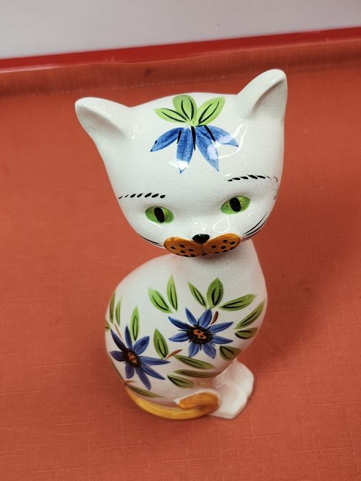 Porcelanowa ozdoba kotek