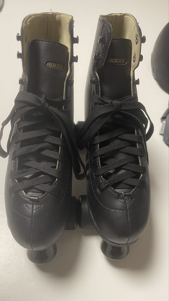 Vendo Patins numero 42 , capacete , caneleira e cutuveleira