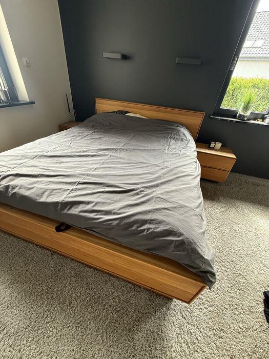 Drewniane łóżko na materac 160cm z pojemnikiem i szafkami nocnymi