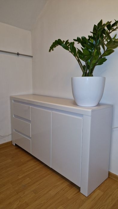 Biała komoda 160 cm