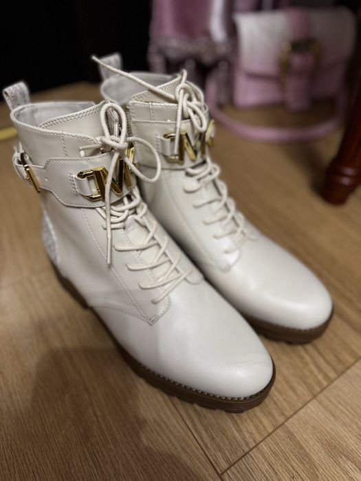 Новые сапоги ботинки Michael Kors