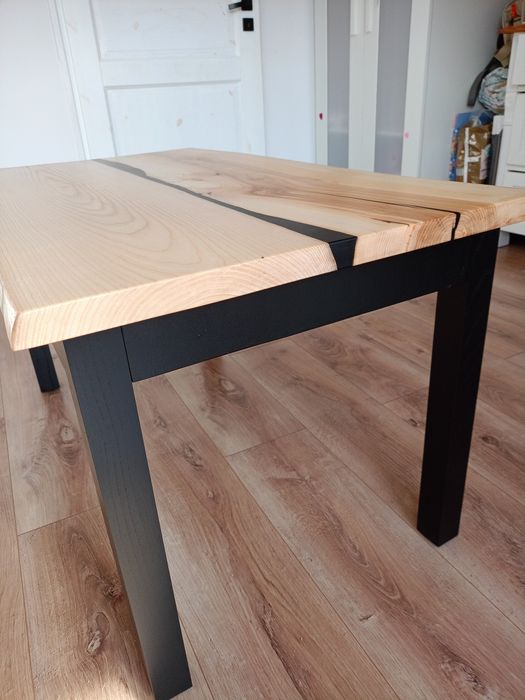 Stolik kawowy jesionowy