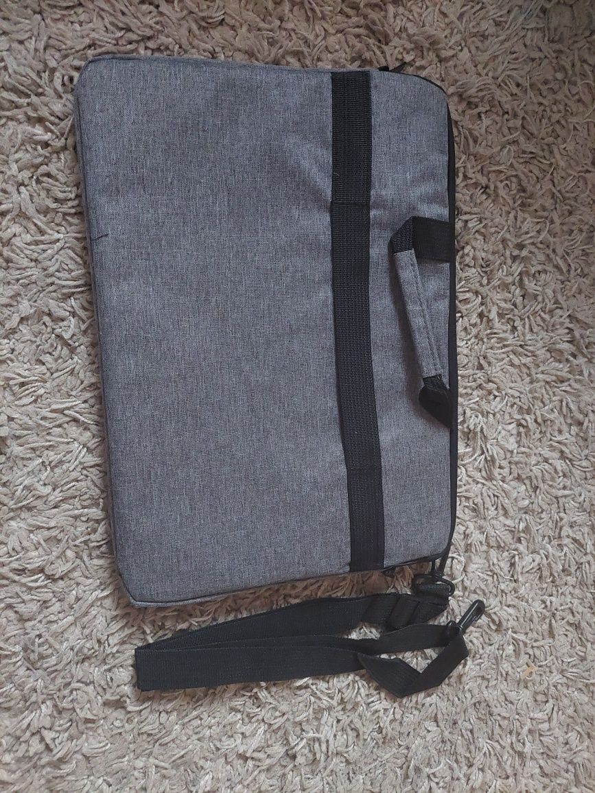 Nowa torba na laptopa