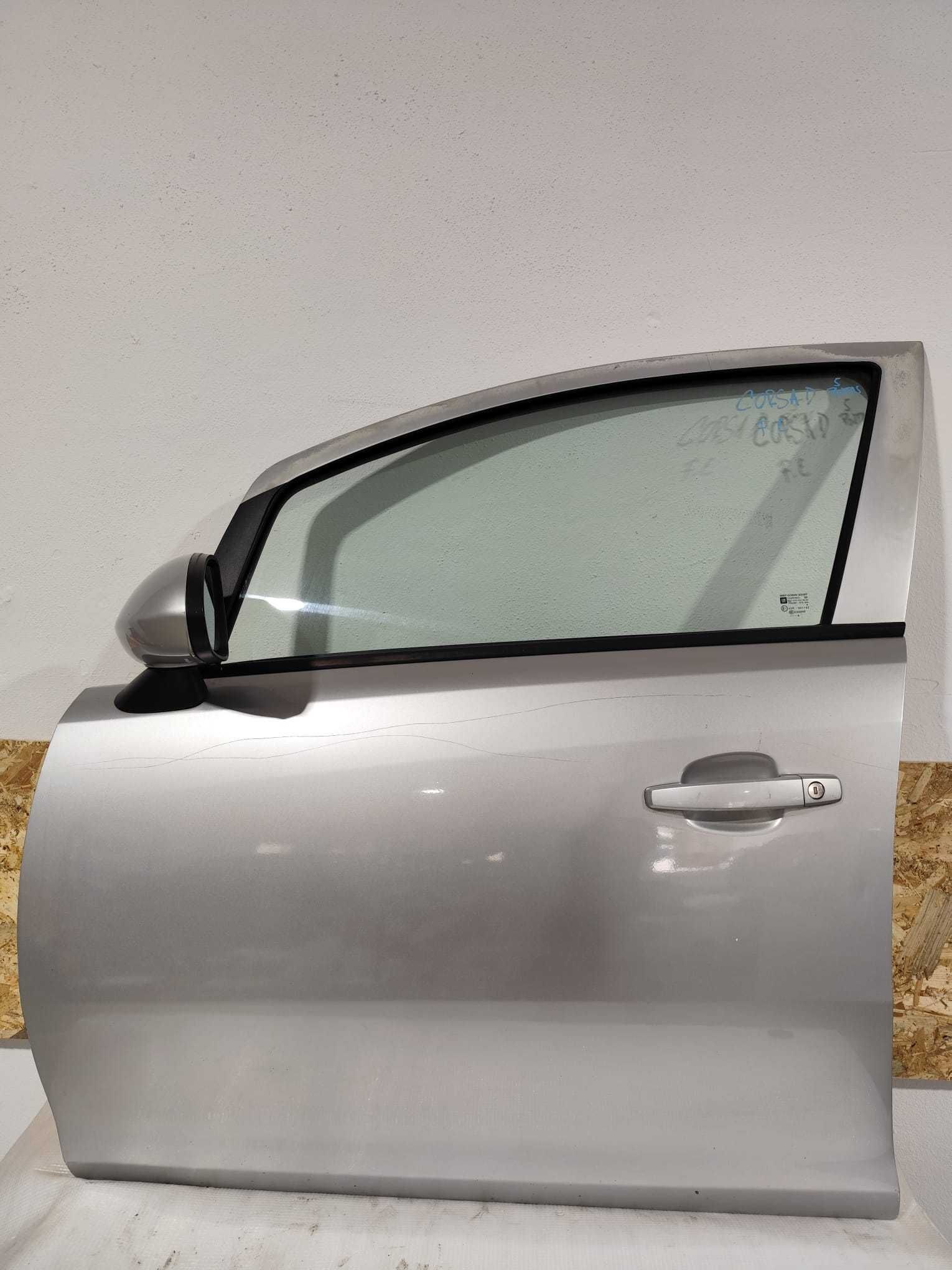 Porta Frente Esquerda Opel Corsa D  Completa