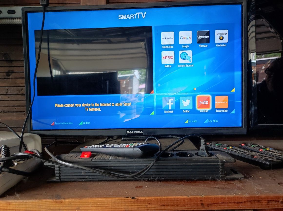 Telewizor solora 32 cale Smart TV pilot