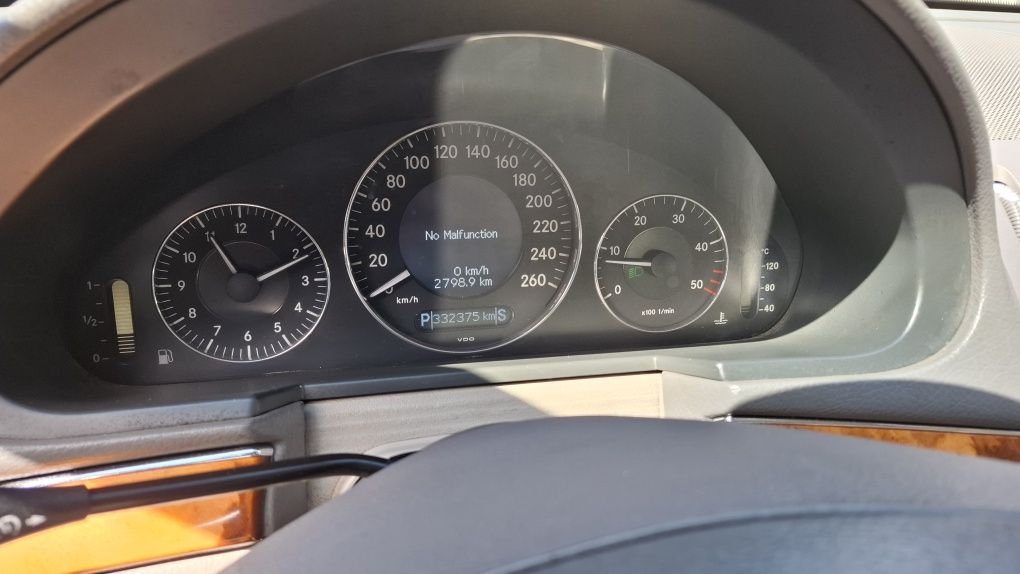 Witam sprzedam Mercedesa w211 2.2cdi 150 koni