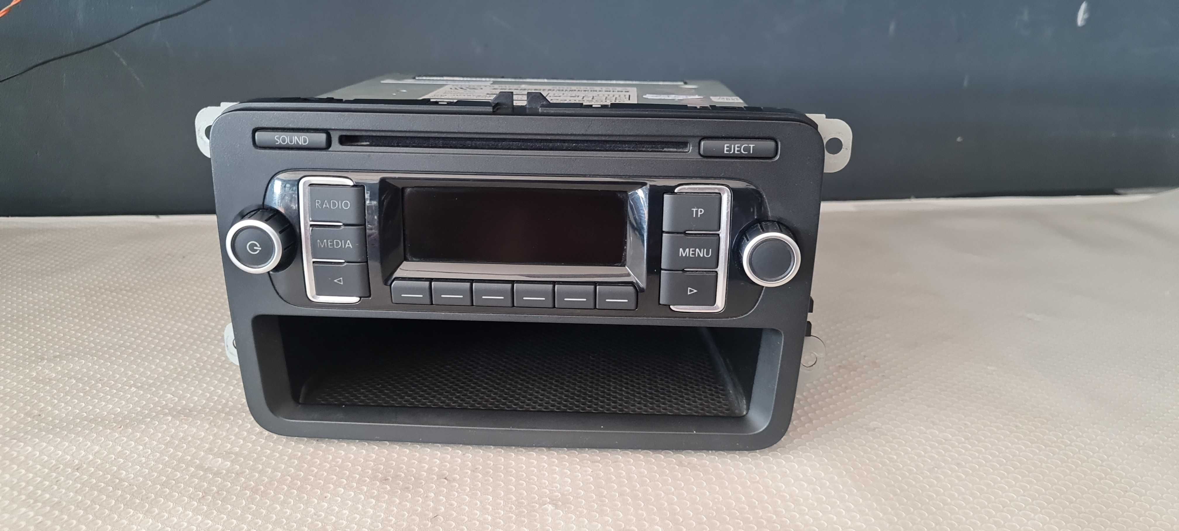 VW Golf VI Touran RCD210 Radio Mp3 Aux z kodem