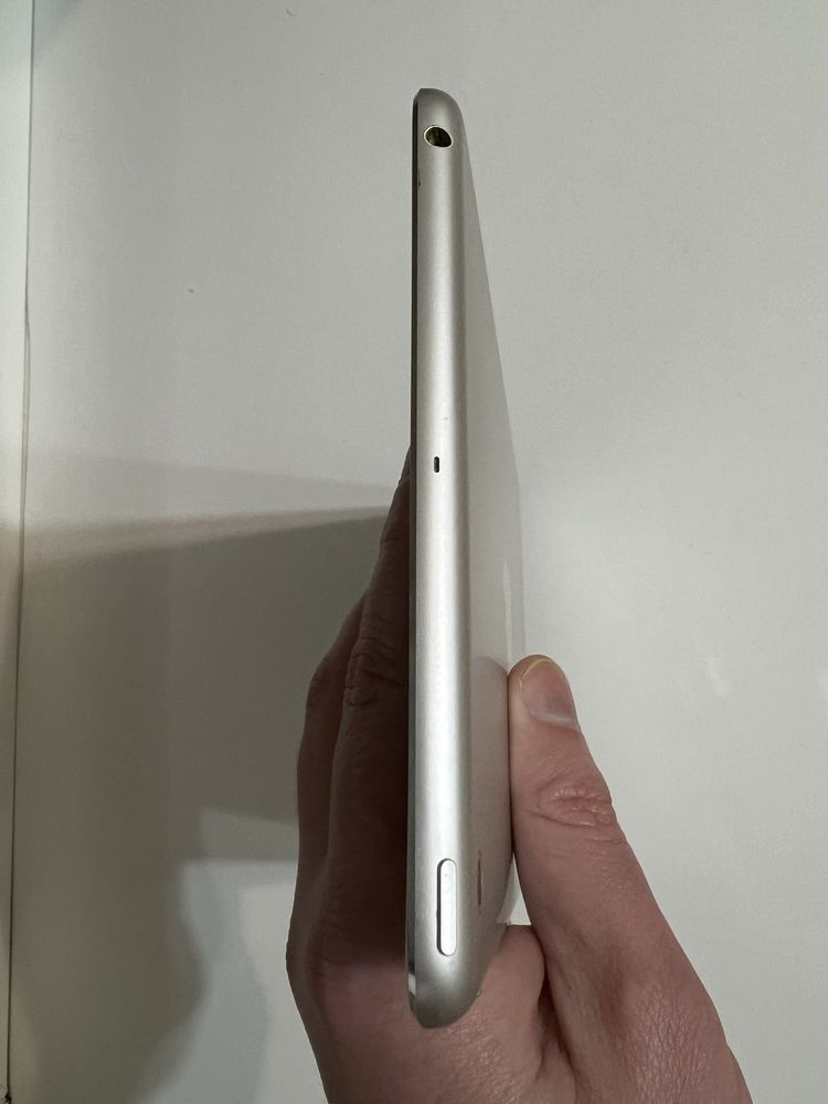 Apple iPad mini Wi-Fi 16GB White