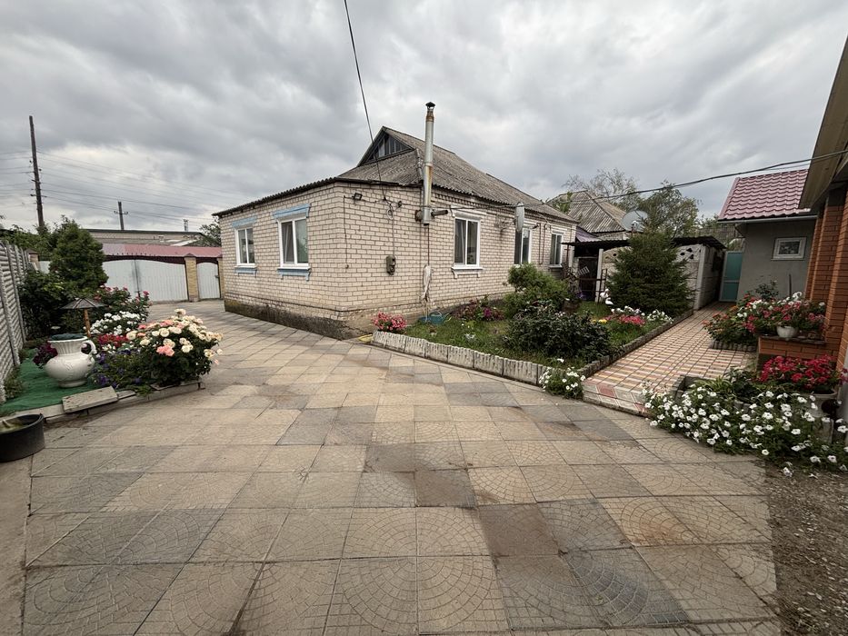 Продам одноповерховий будинок Ізюм,  район нефтяник