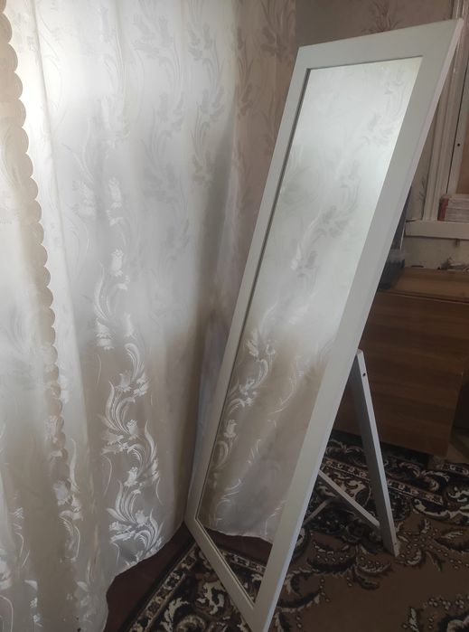 Дзеркало в повний ріст