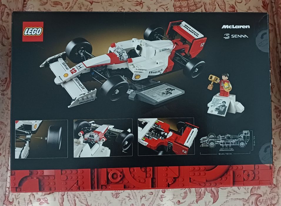 10330 - McLaren MP4/4 & Ayrton Senna
Novo.
Conforme as fotografias.