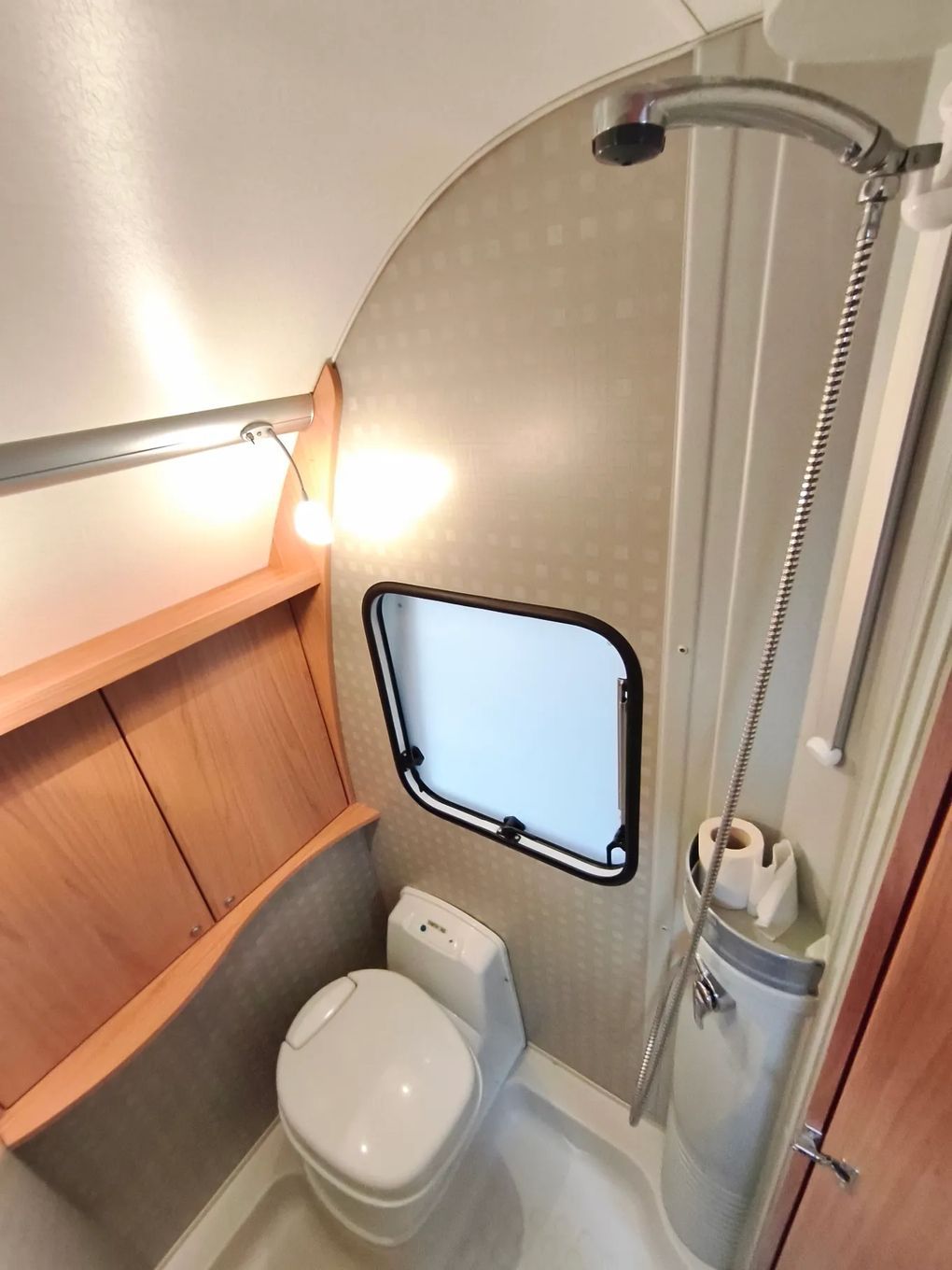 KNAUS  BURSTNER 460, DMC 1150 kg ! Mover, Markiza, WC, Prysznic, Super stan!