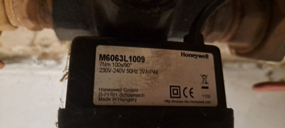 Zawór mieszający V5433A1031 DN20 i siłownik M6063L1009